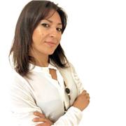 Professora titulada en pintura,dibujo artistico y diseño. Artista que expone en galerias. Con mas de 10 años de experiencia.